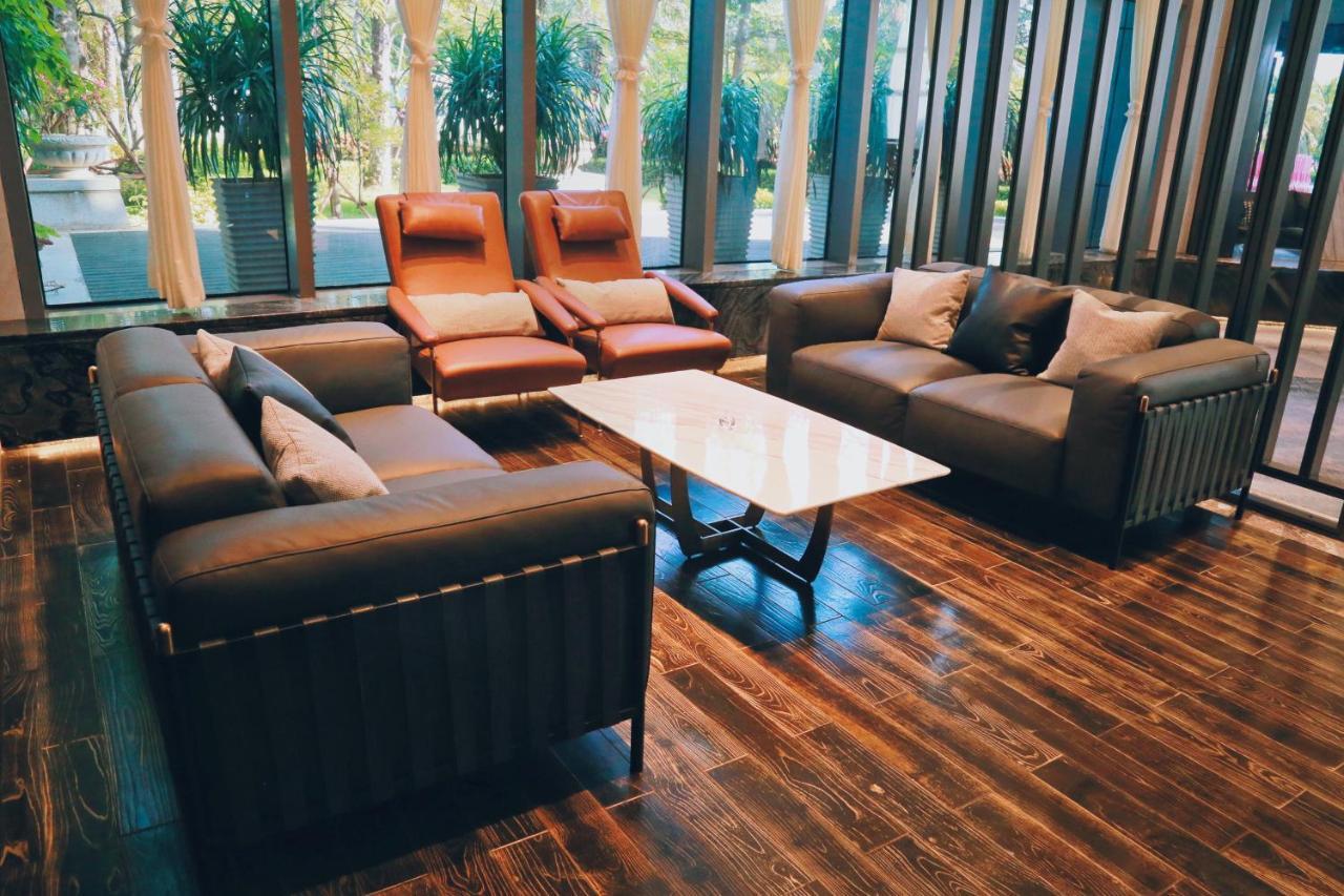 Holiday Inn Haikou West Coast By Ihg Exteriör bild