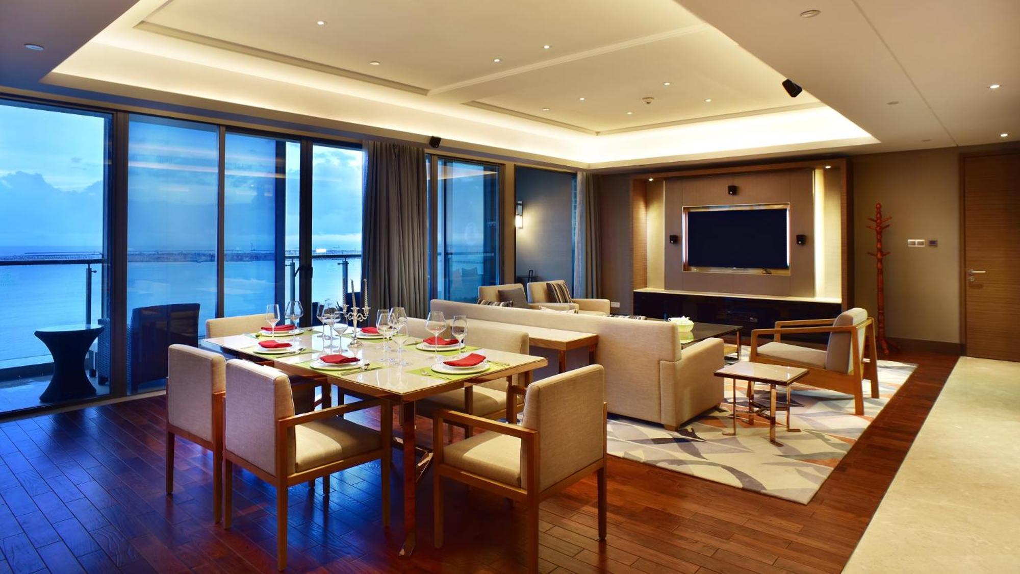 Holiday Inn Haikou West Coast By Ihg Exteriör bild