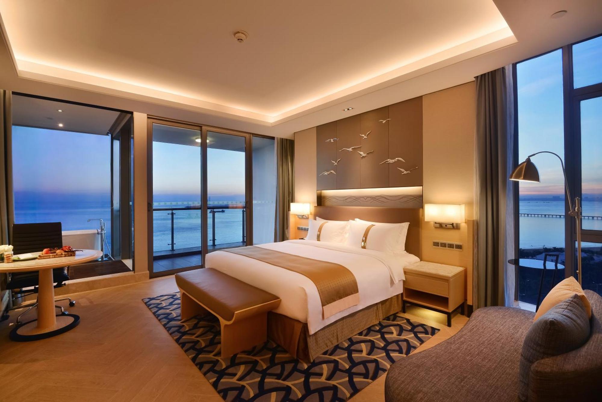 Holiday Inn Haikou West Coast By Ihg Exteriör bild