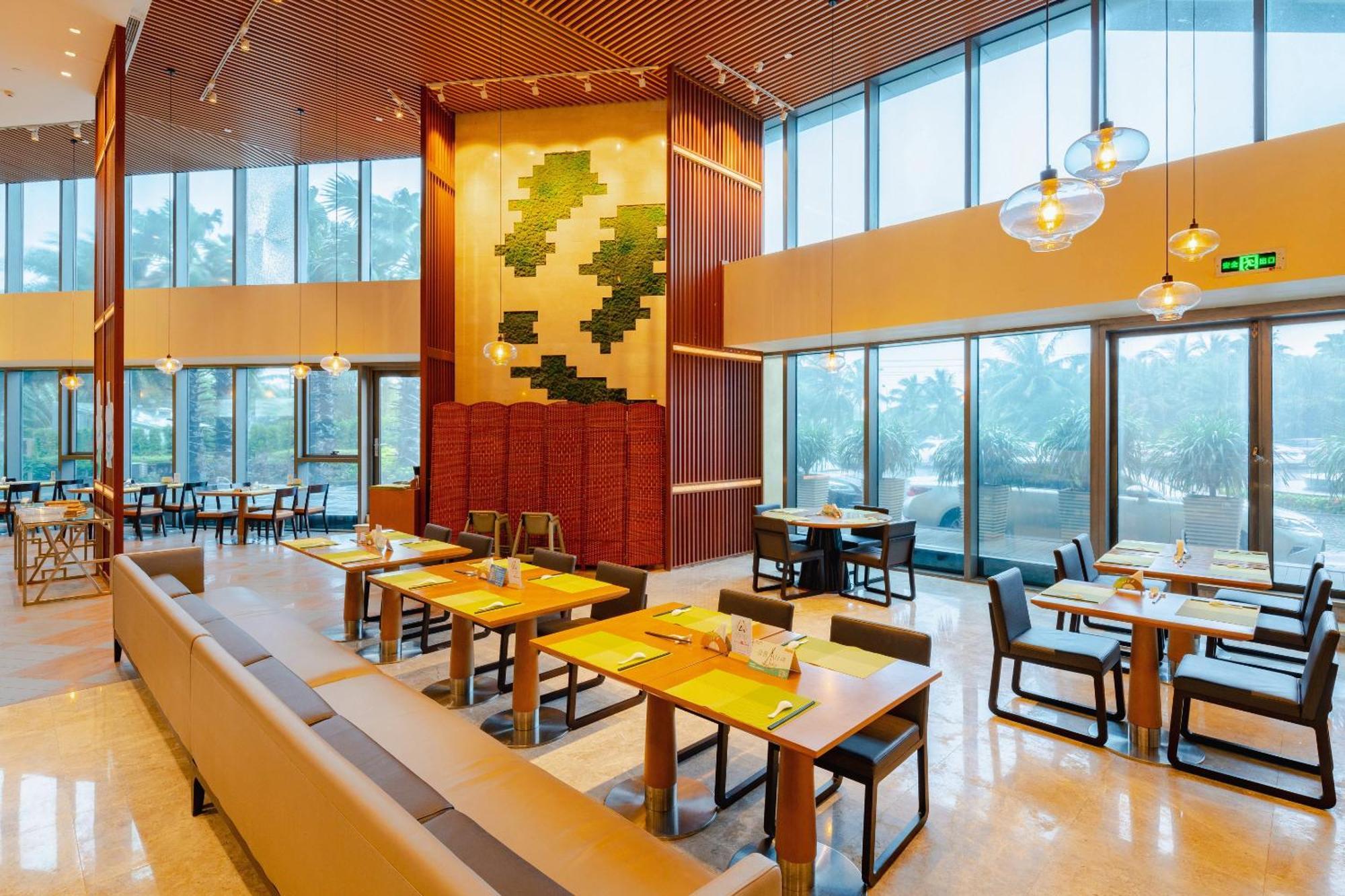 Holiday Inn Haikou West Coast By Ihg Exteriör bild