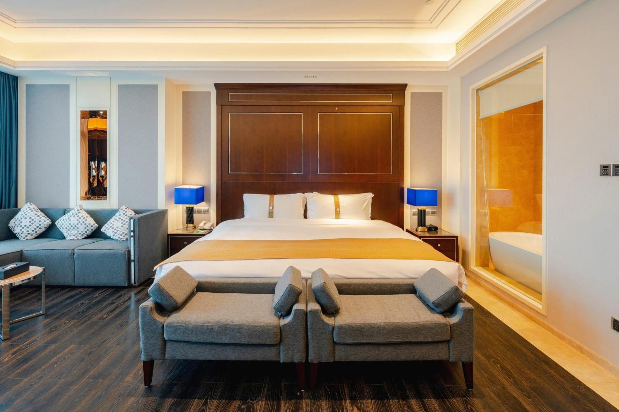 Holiday Inn Haikou West Coast By Ihg Exteriör bild