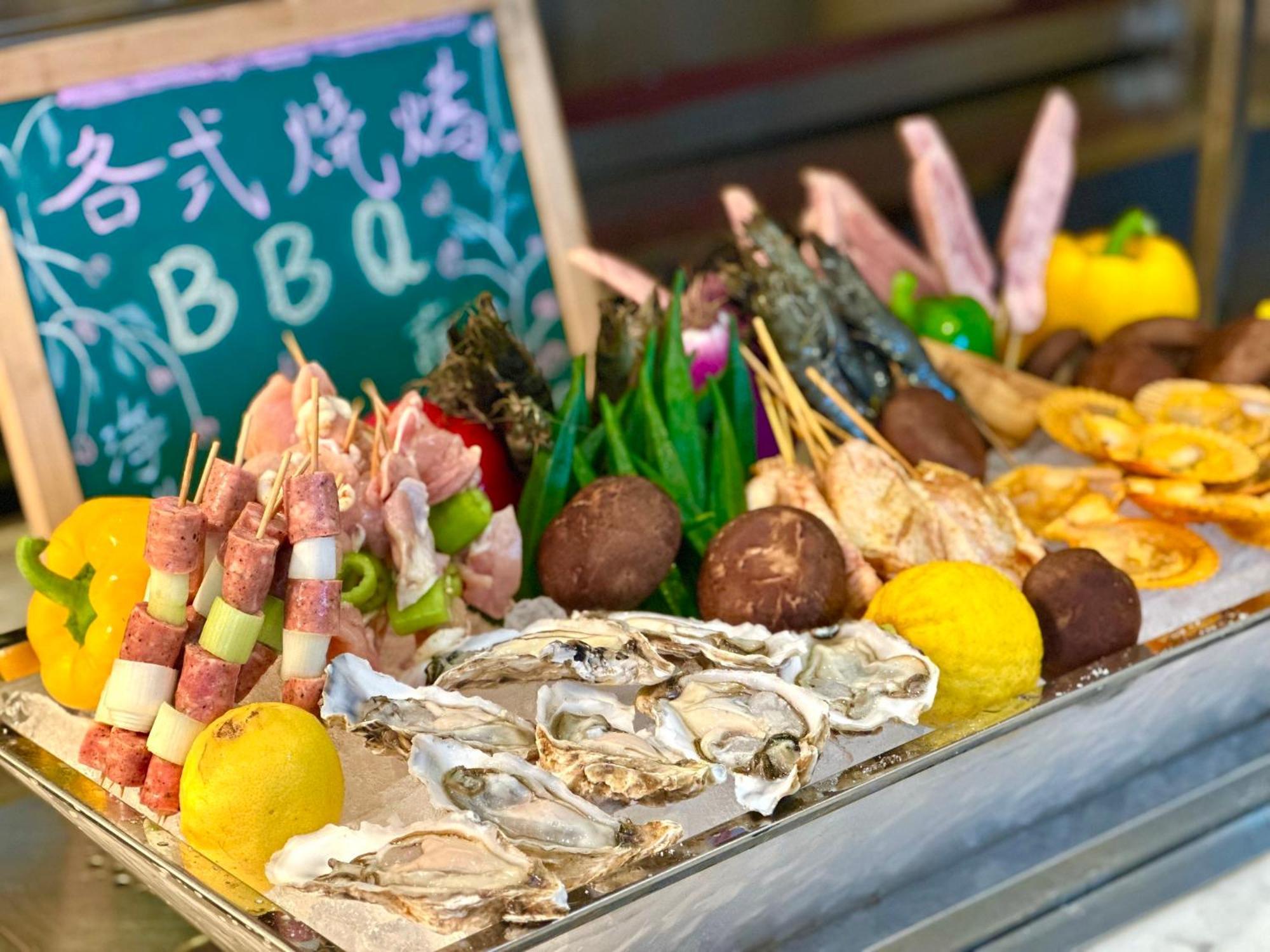Holiday Inn Haikou West Coast By Ihg Exteriör bild