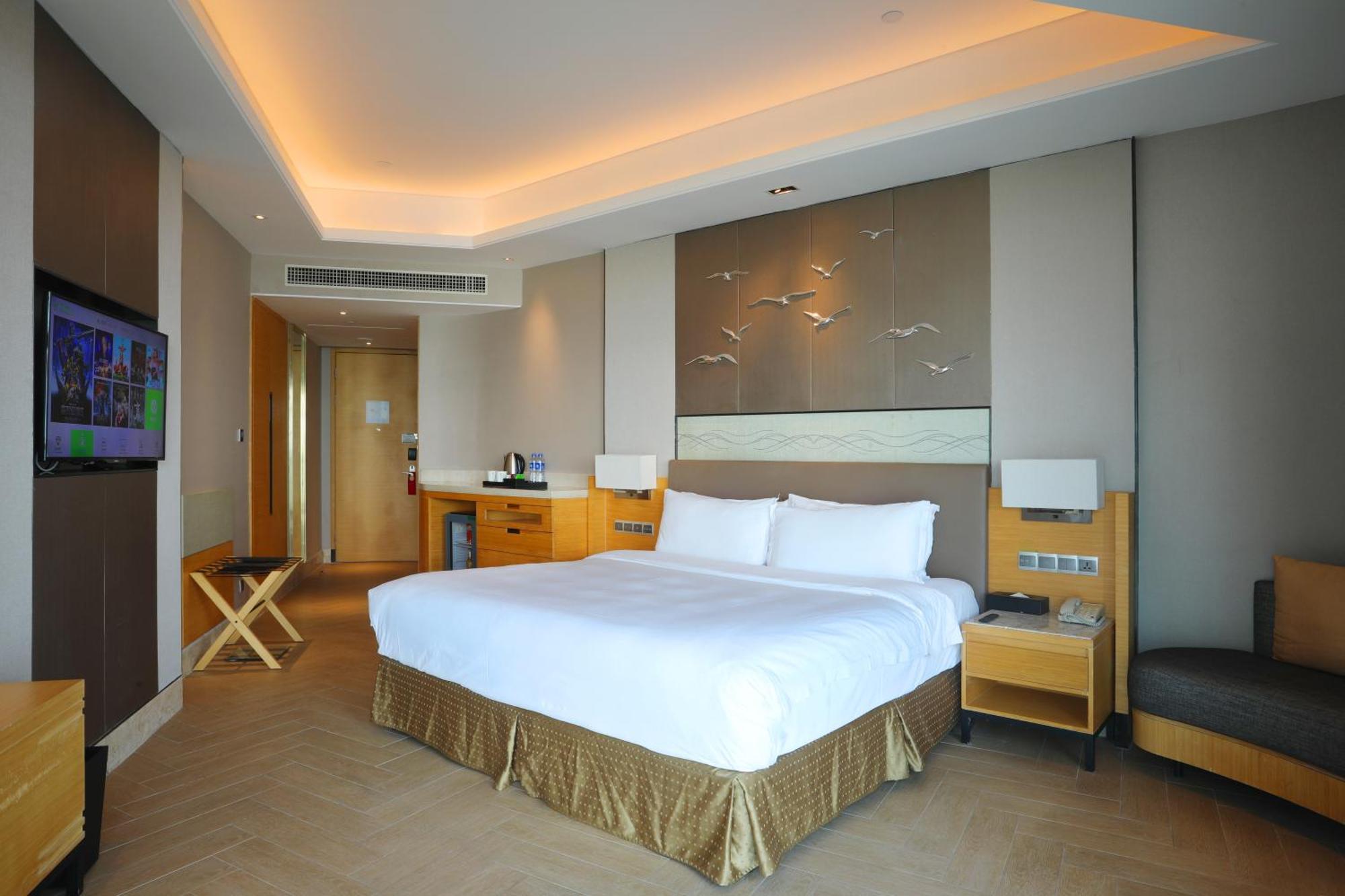 Holiday Inn Haikou West Coast By Ihg Exteriör bild