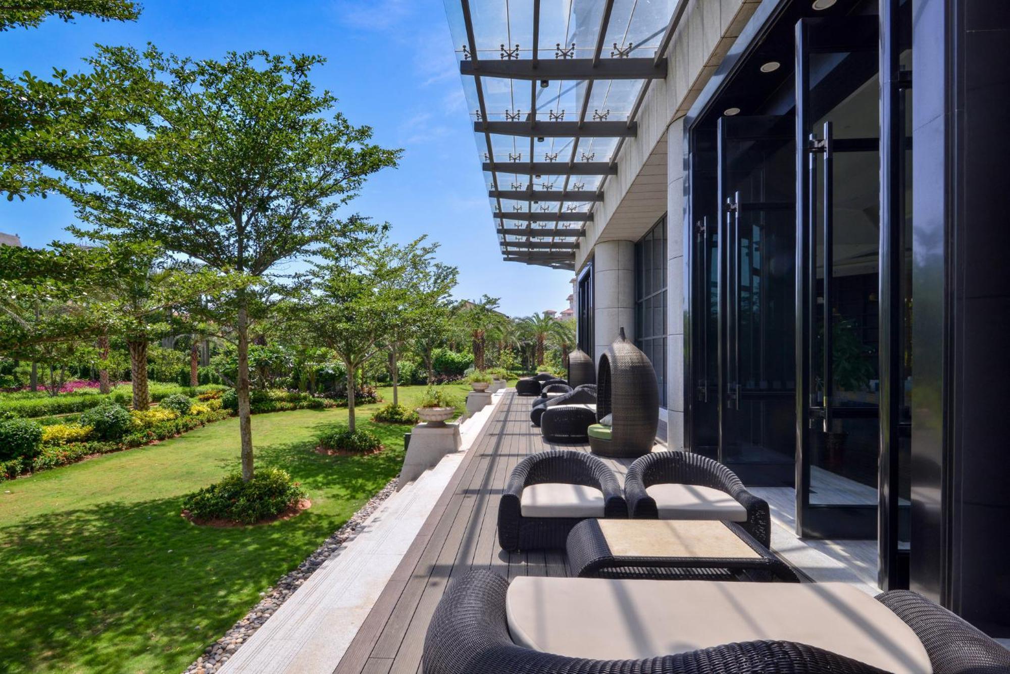 Holiday Inn Haikou West Coast By Ihg Exteriör bild